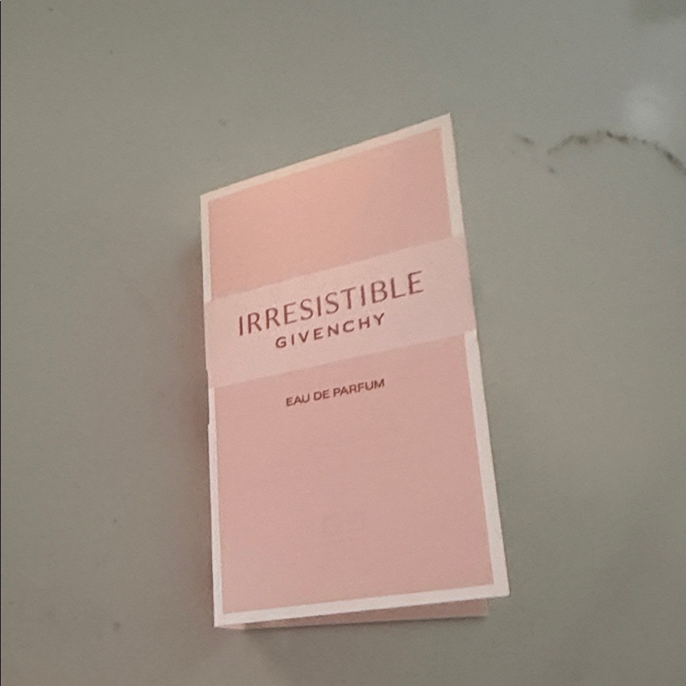 Givenchy Irresistible Sample Card - Light Pink & White